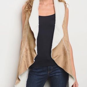 boutique Jackets & Coats - 🔥HP🔥Taupe Sherpa Vest boutique Jackets & Coats - 🔥HP🔥Taupe Sherpa Vest